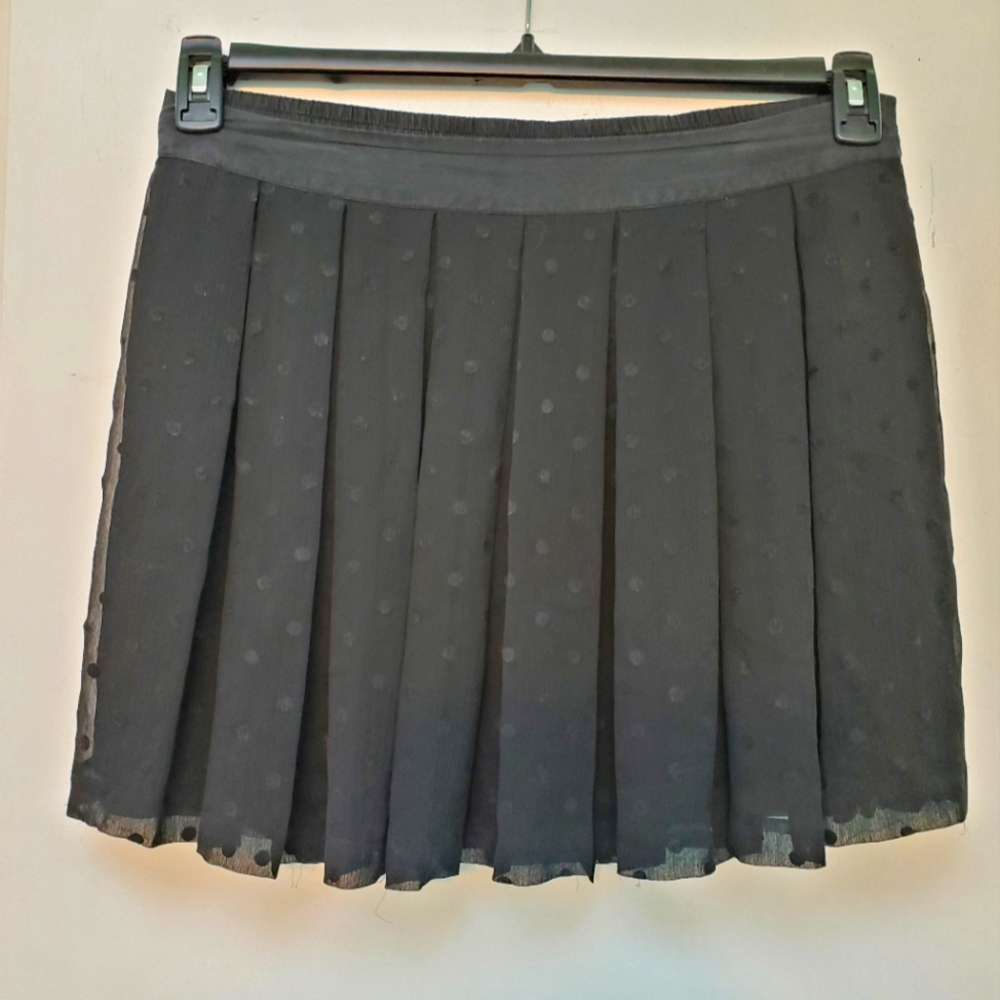 Size 8 American Eagle Outfitters Black Flowy Mini Skirt